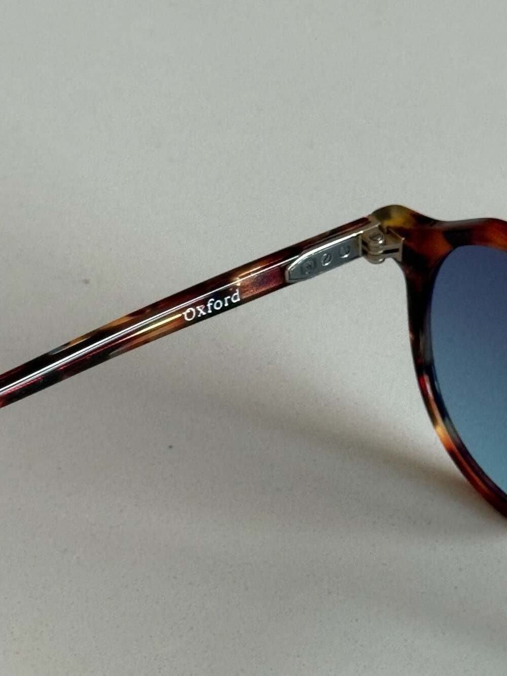 Taylor Morris Oxford Taxi Tortoise Sunglasses with Blue Lenses - Picture 4 of 6